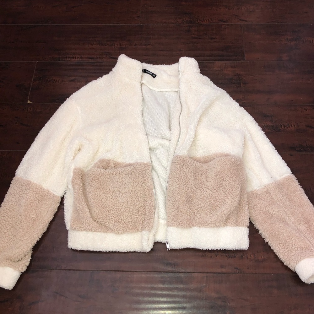 CREAM & BEIGE FUZZY JACKET 🧸